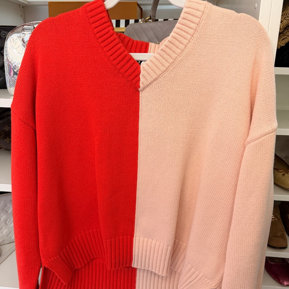 XO Kerri Rosenthal Heart V Neck colorblock Sweater in red & pink blush - Picture 5 of 5